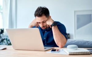 hospedagem de baixa qualidade