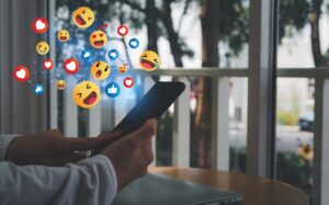 mídia social